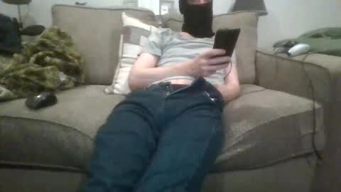 Snapshot of 029719 chatting on October 17, 12:25 am Cute boi online show from October 17, 12:25 am