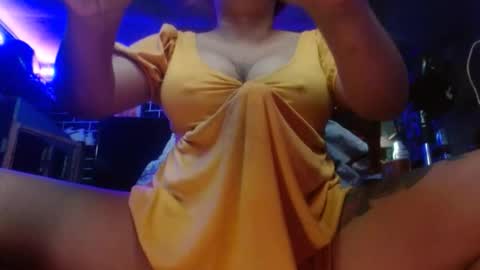Snapshot of 11inchmonstercock4u chatting on October 19, 4:17 am i am trixie im Your Selfsucking Mistress online show from October 19, 4:17 am