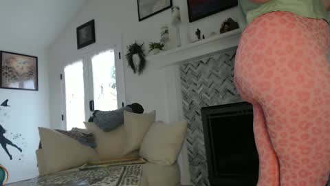 Aurora Willows online show from October 26, 3:23 pm