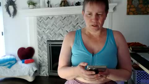 Aurora Willows online show from July 2, 10:04 pm