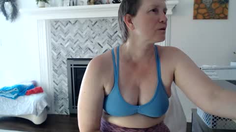 Aurora Willows online show from July 15, 3:38 pm