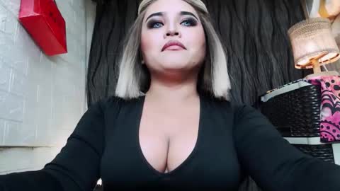 sexy kia online show from May 28, 5:05 am