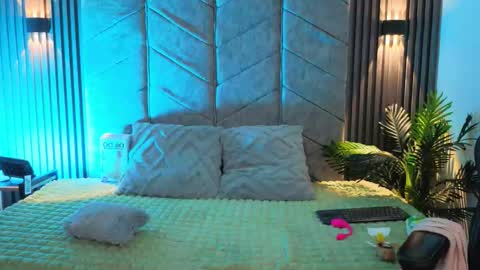 anya online show from November 7, 8:33 pm