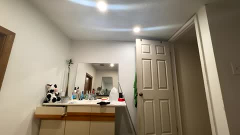 1bbc__ online show from December 31, 9:06 pm