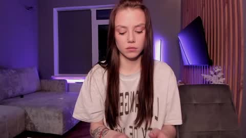 Lily 3 online show from May 10, 10:05 pm