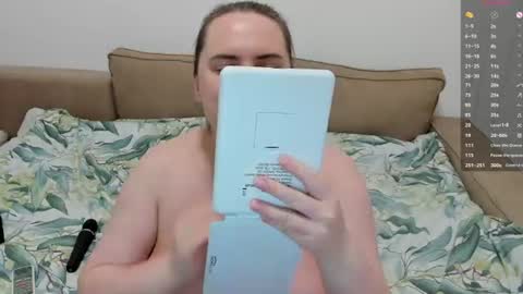 1LINDSEY1 online show from June 19, 6:36 pm