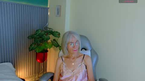 Miss Monserrate online show from July 9, 1:48 pm
