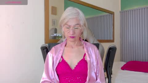 Miss Monserrate online show from July 28, 2:46 pm