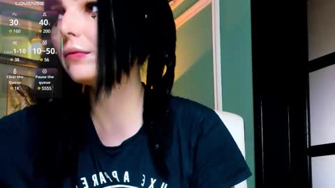 Moona  online show from February 26, 12:05 pm