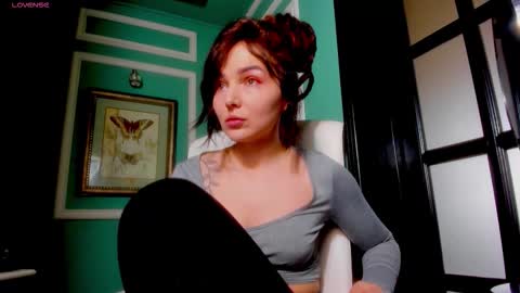 Moona  online show from February 2, 8:10 am