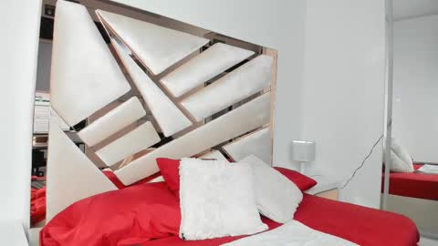 Luisa online show from February 9, 8:02 pm