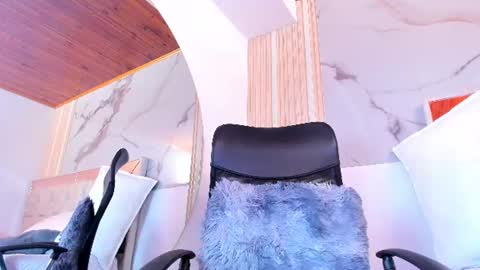 Luisa online show from June 15, 2:25 am
