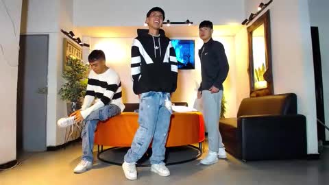 pushman online show from February 26, 2:09 pm