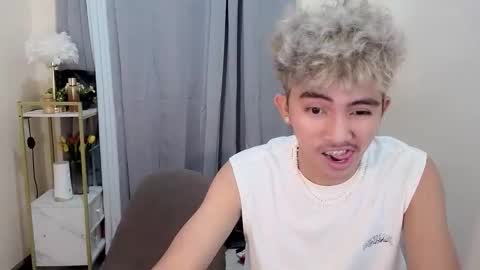 1sweetloverxx online show from April 25, 10:07 pm
