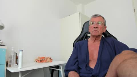 Henk online show from May 2, 12:11 pm