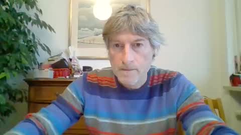 22esserre online show from November 16, 1:13 pm