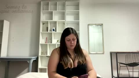 2littlefox online show from December 18, 2:40 am