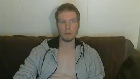 2small4you83 online show from May 4, 4:57 pm