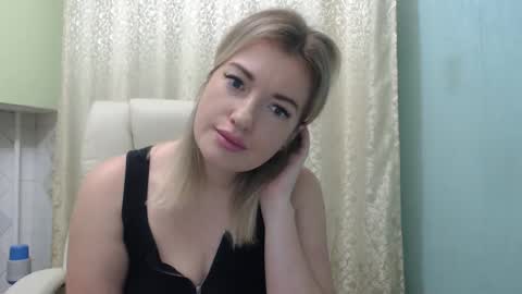 3sweetcandy3 online show from December 7, 11:29 pm