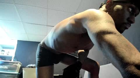 Snapshot of 5hbk chatting on January 2, 11:38 pm Tettaz GetitJusy4ya online show from January 2, 11:38 pm