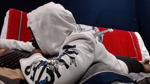 Snapshot of 5hbk chatting on December 14, 10:13 am Tettaz GetitJusy4ya online show from December 14, 10:13 am