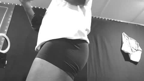 Snapshot of 5hbk chatting on October 5, 2:42 am Tettaz GetitJusy4ya online show from October 5, 2:42 am