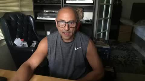 daddy vegas  for single women and couples here online show from June 30, 1:38 am
