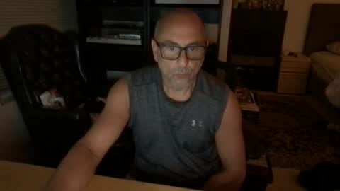 daddy vegas  for single women and couples here online show from July 1, 11:52 am