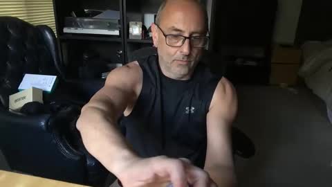 daddy vegas  for single women and couples here online show from January 17, 10:51 pm