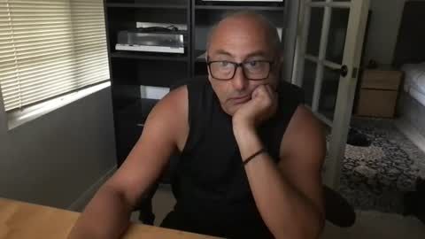 daddy vegas  for single women and couples here online show from August 2, 1:57 pm
