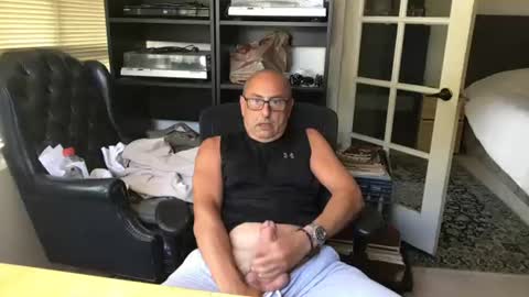 daddy vegas  for single women and couples here online show from June 27, 8:59 pm