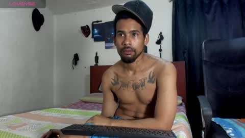 69blackwhite online show from July 31, 6:53 pm