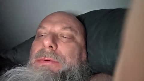 69singledad79 online show from May 24, 8:10 am