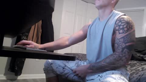 9inchbulll online show from January 2, 11:38 pm