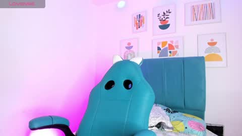 Alice  online show from May 5, 8:58 pm