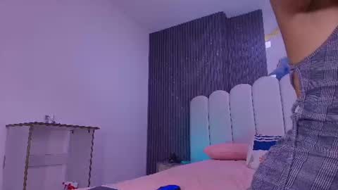  abby rouss online show from July 4, 3:43 am