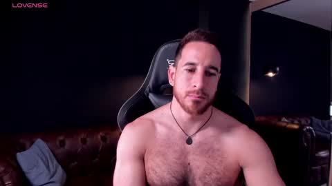 _adamcoper_ online show from May 1, 3:39 pm