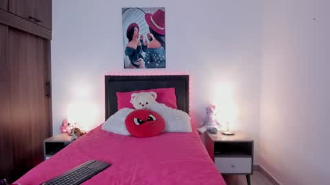 _alana_grey_ online show from April 29, 4:12 pm
