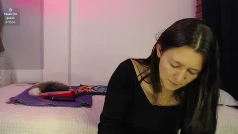 _alice_horny_ online show from August 2, 1:29 am
