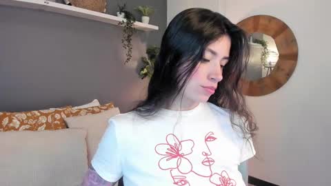 Snapshot of _aliice_1 chatting on February 25, 8:53 pm Alice online show from February 25, 8:53 pm