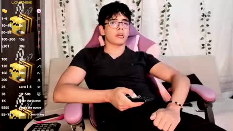 Snapshot of _an_drew18 chatting on September 30, 9:36 pm _an_drew18 online show from September 30, 9:36 pm