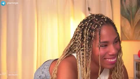 Snapshot of _angeleyes chatting on October 29, 10:54 pm Angie - online show from October 29, 10:54 pm