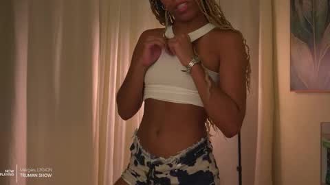 Snapshot of _angeleyes chatting on October 5, 11:23 pm Angie - online show from October 5, 11:23 pm