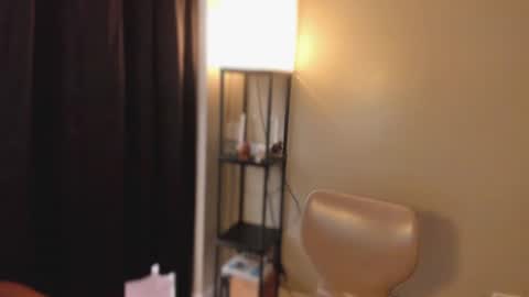 annie . online show from June 24, 4:08 am