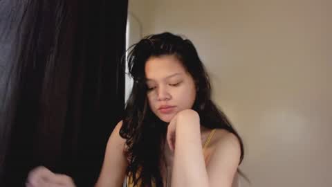annie . online show from July 11, 4:28 am