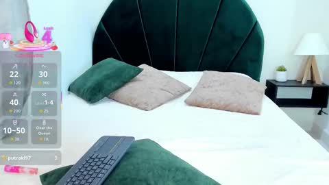      online show from December 22, 7:20 pm