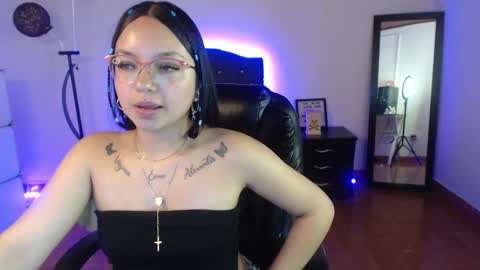 Snapshot of _anne_hot chatting on December 4, 3:59 pm Anne online show from December 4, 3:59 pm