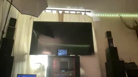  anneonamouse online show from April 22, 1:07 pm