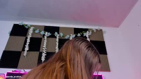 Annie Andrick online show from June 27, 10:32 am