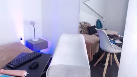 ARIANA  online show from July 1, 1:20 pm